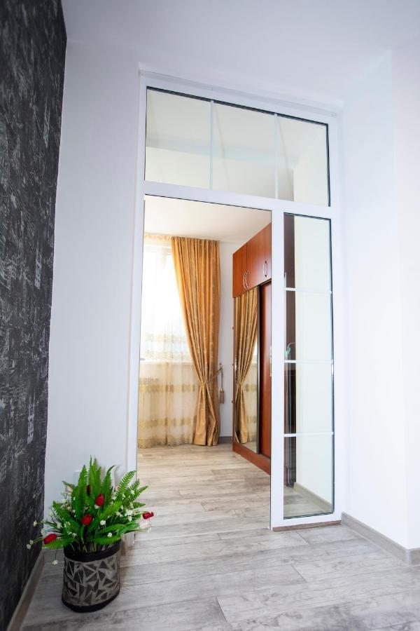 Modern Apartment In The Center With The View Of The Majestic Ararat يريفان المظهر الخارجي الصورة